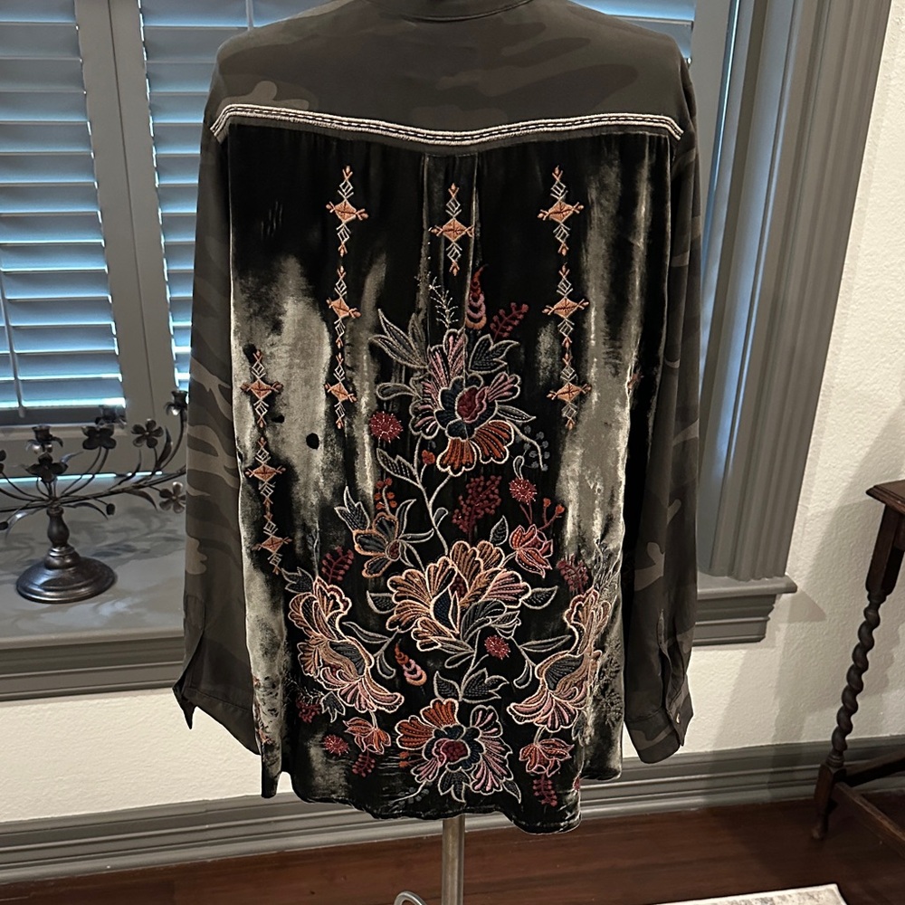 Johnny Was Black Floral Embroidered Blouse